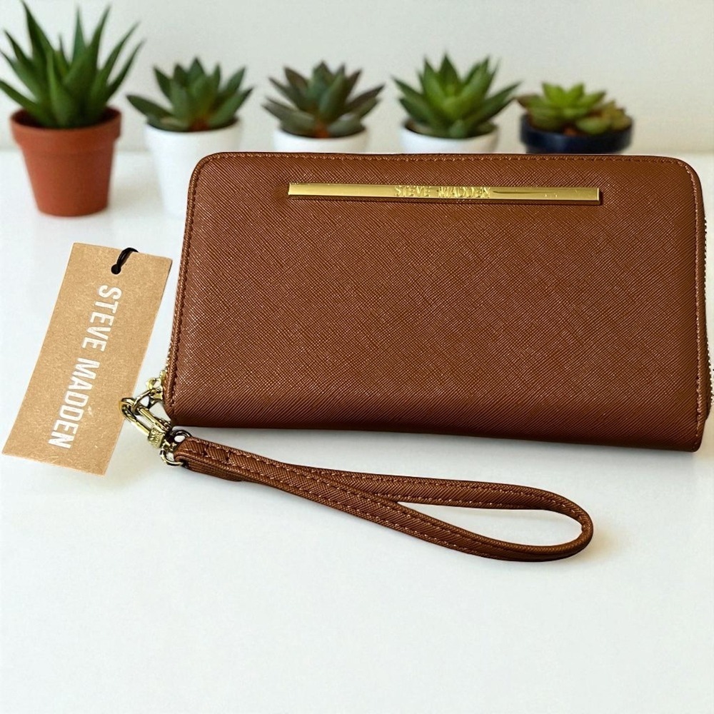 Steve Madden Bzippy‎ Cognac Brown Zip Around Wallet with Wristlet Strap NEW